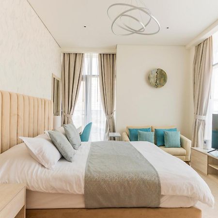 Studio With Private Beach Access At Palm Jumeirah Dubai Exteriör bild