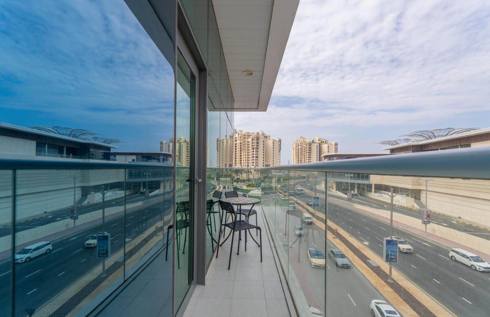 Studio With Private Beach Access At Palm Jumeirah Dubai Exteriör bild