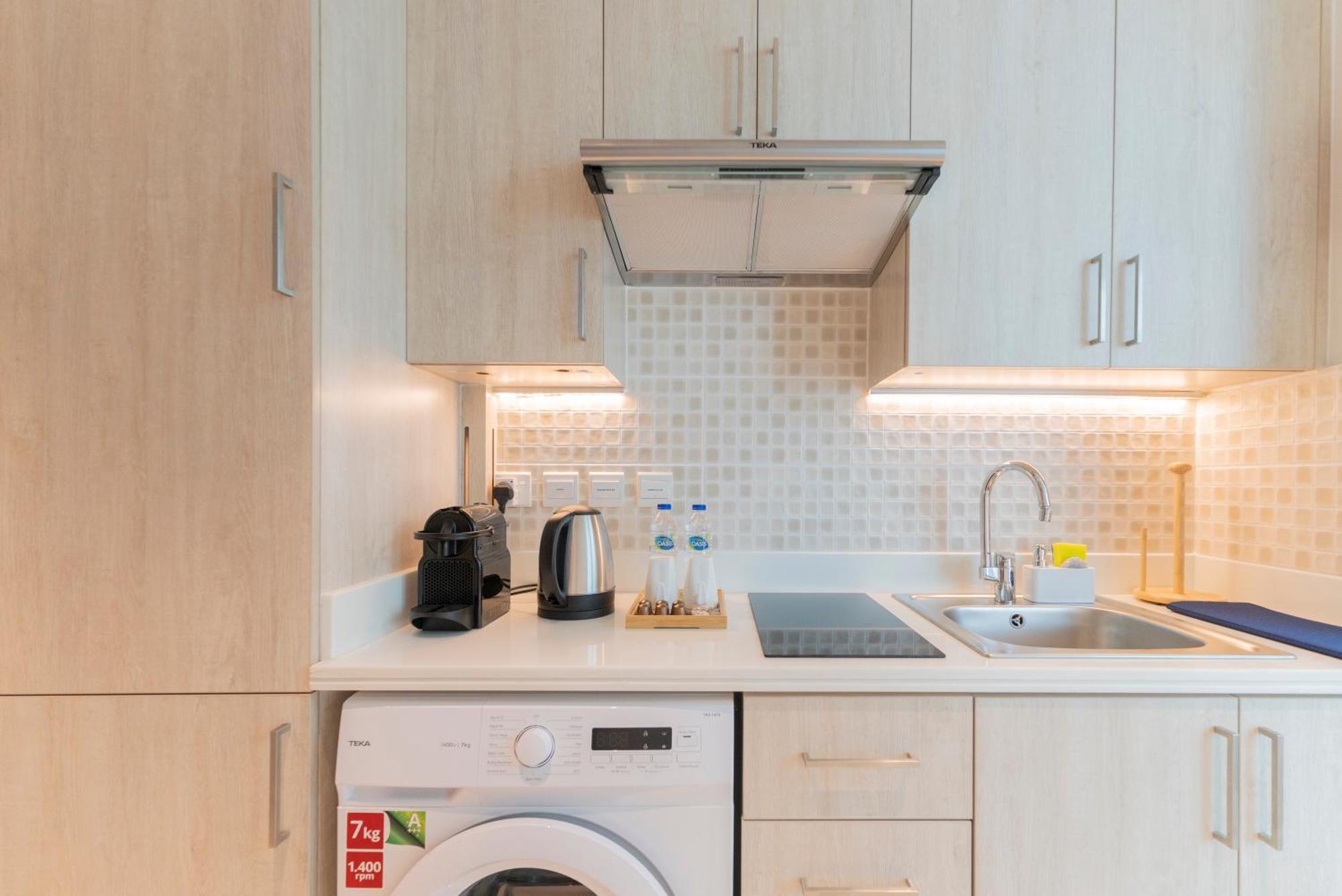 Studio With Private Beach Access At Palm Jumeirah Dubai Exteriör bild